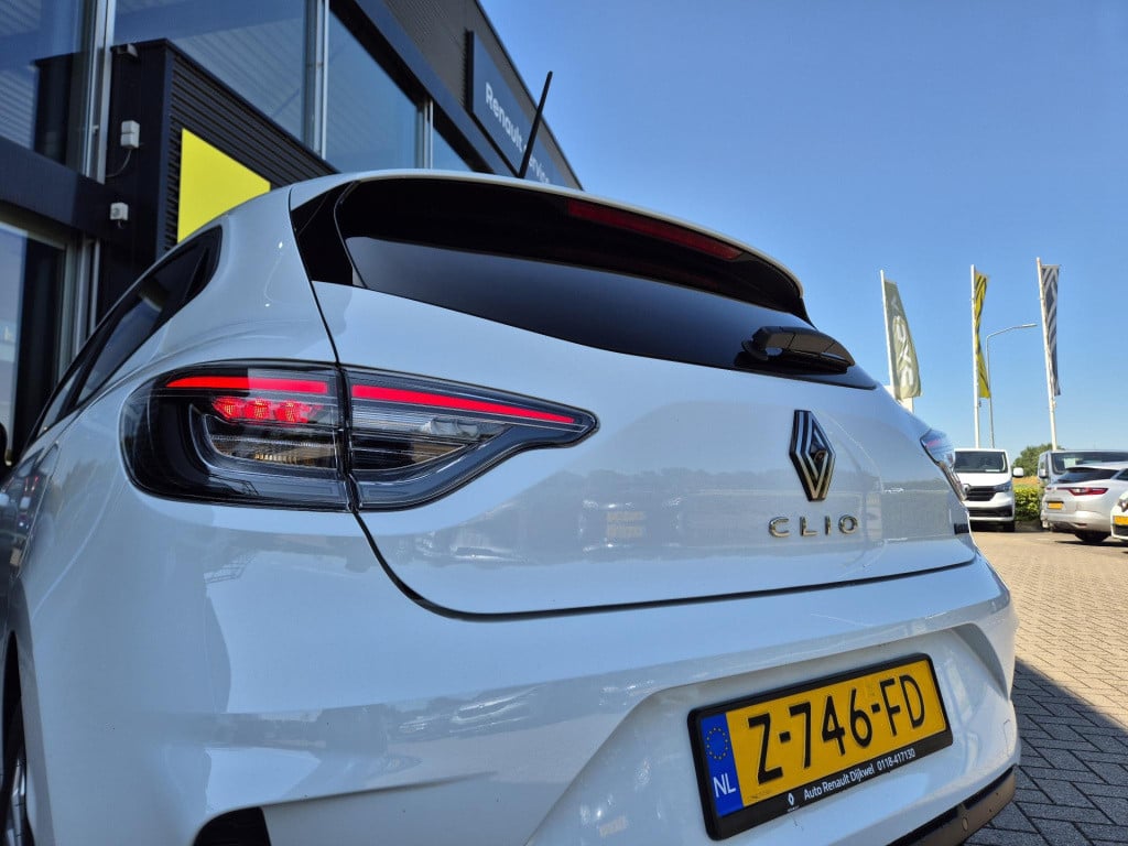 Renault Clio 1.6 e-tech full hybrid 145 evolution android/apple auto, camer