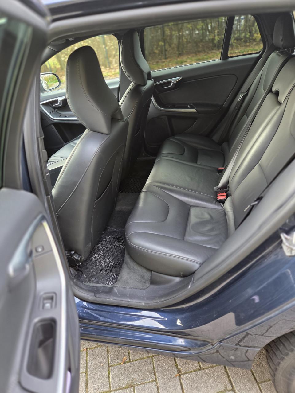 Volvo V60 D2 115pk Start/stop Powershift 2014 Blauw