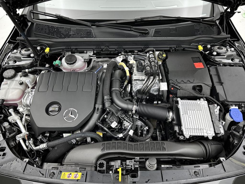 Mercedes-Benz A-Klasse 250 e business solution amg | amg line plus pakket |