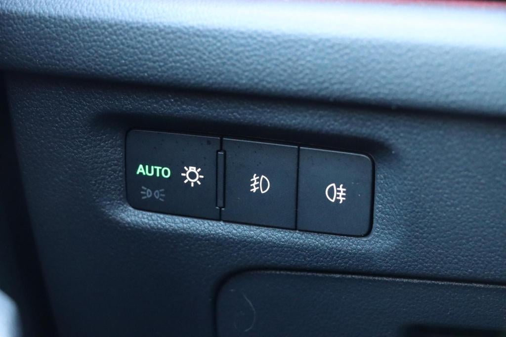 Skoda Octavia combi 1.4 tsi iv phev sportline business 204pk dsg6 | soh 95,