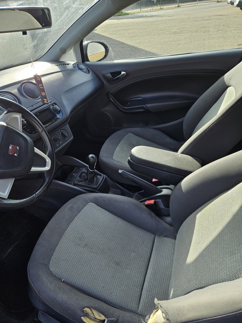Te koop Seat Ibiza 1.4 stylance Benzine (lees beschrijving)