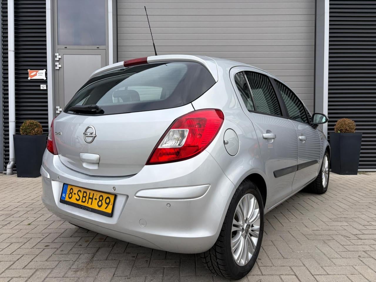 Opel Corsa 1.4-16V Cosmo