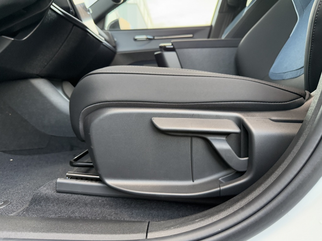 Volvo Ex30 nieuwprijs € 47.790 | extended range plus