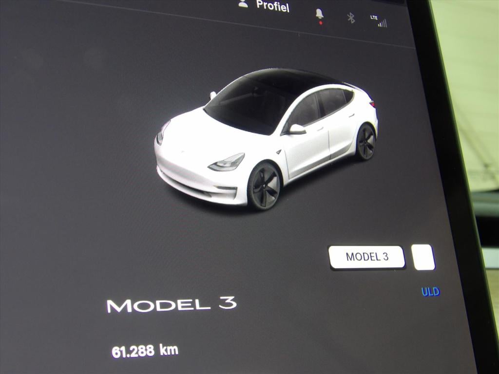 Tesla Model 3 standard 60 kwh plus rwd