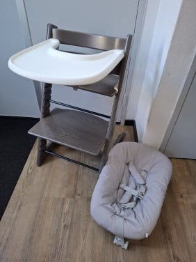 Tripp trapp Stokke met stoelverkleiner en newbornset