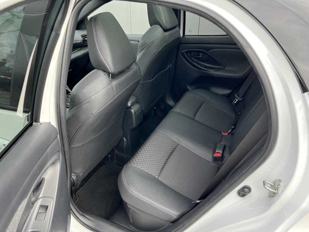 Toyota Yaris 1.5 hyb. executive | nl auto | dealerondehouden | hud | jbl au
