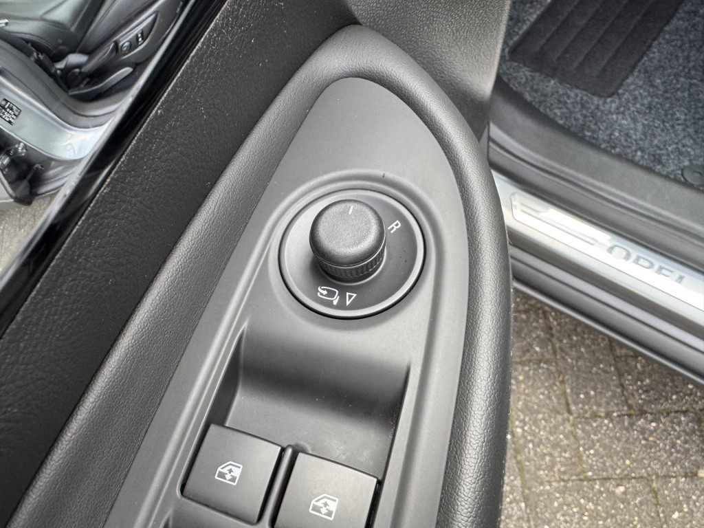 Opel Mokka 1.4 turbo innovation automaat | schuif-/kanteldak | leder | stuu