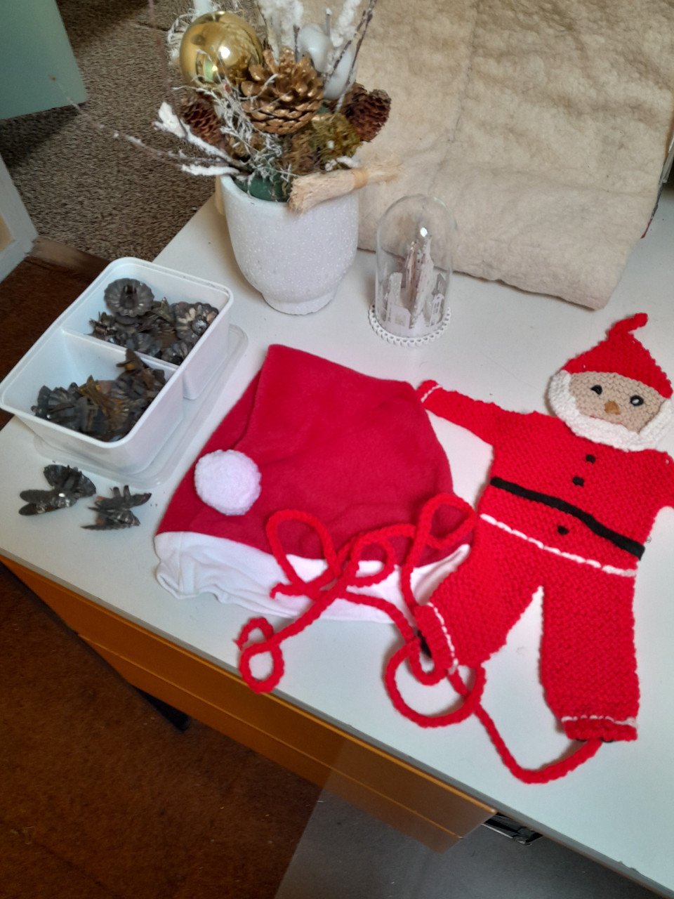 Div kerstversiering modern + ouderwets + 3 x Kerstboomstandaard €0,50/€6,00