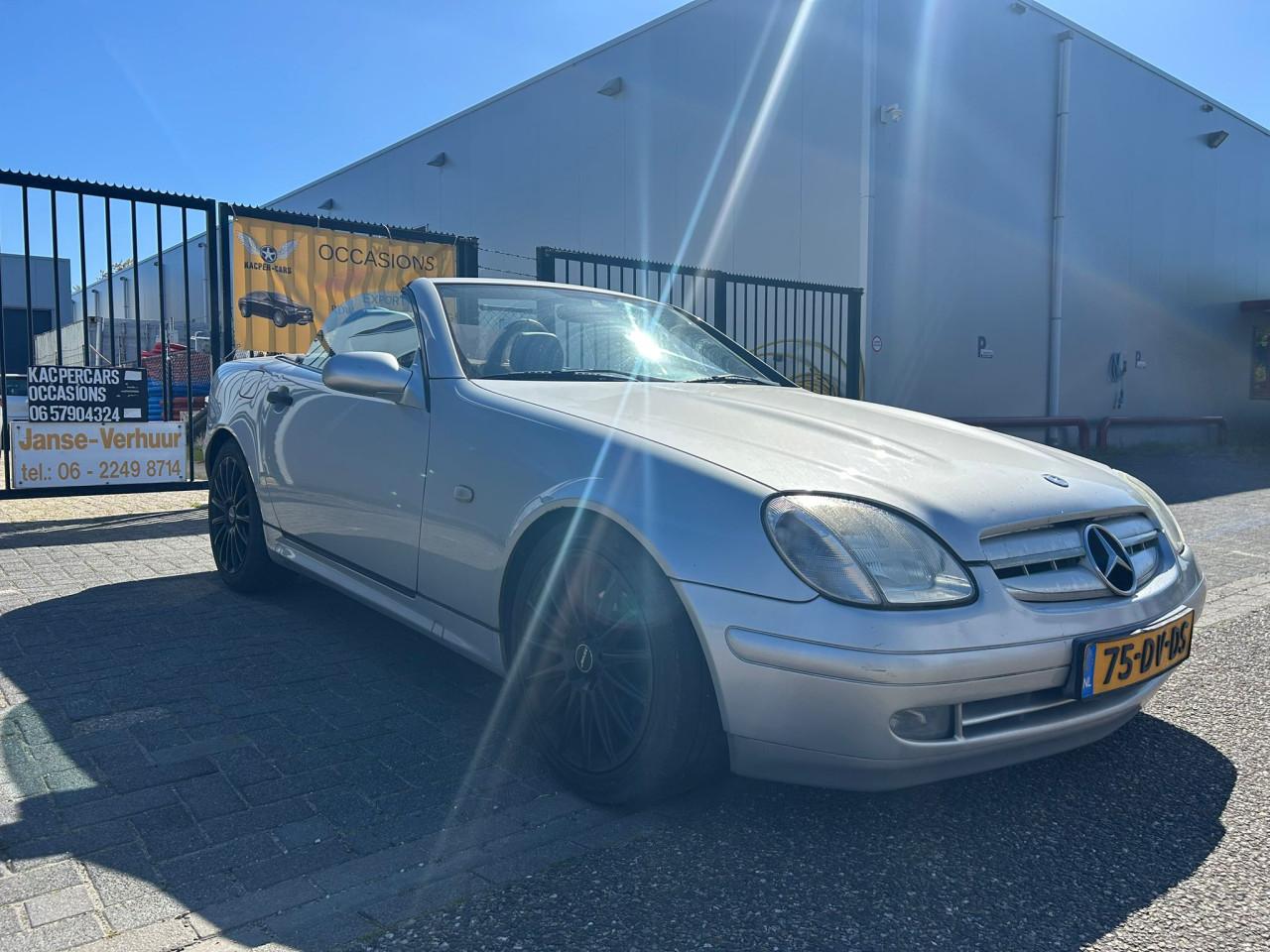 Mercedes-Benz SLK-klasse 200 Mooie Auto en Klinkt Mooi Sportief!