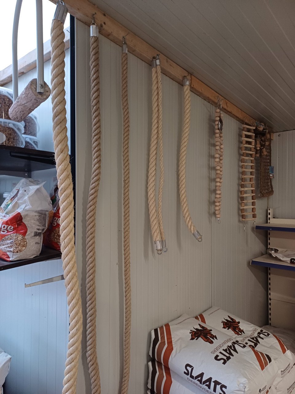 Zaterdag 21 juni, 30 graden=30 % korting op alle vogelspeelgoed- en snacks