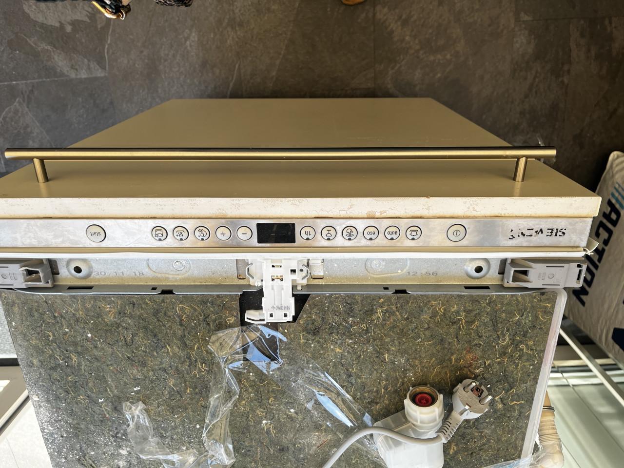 GERESERVEERD Siemens inbouw vaatwasser SN636X00IE