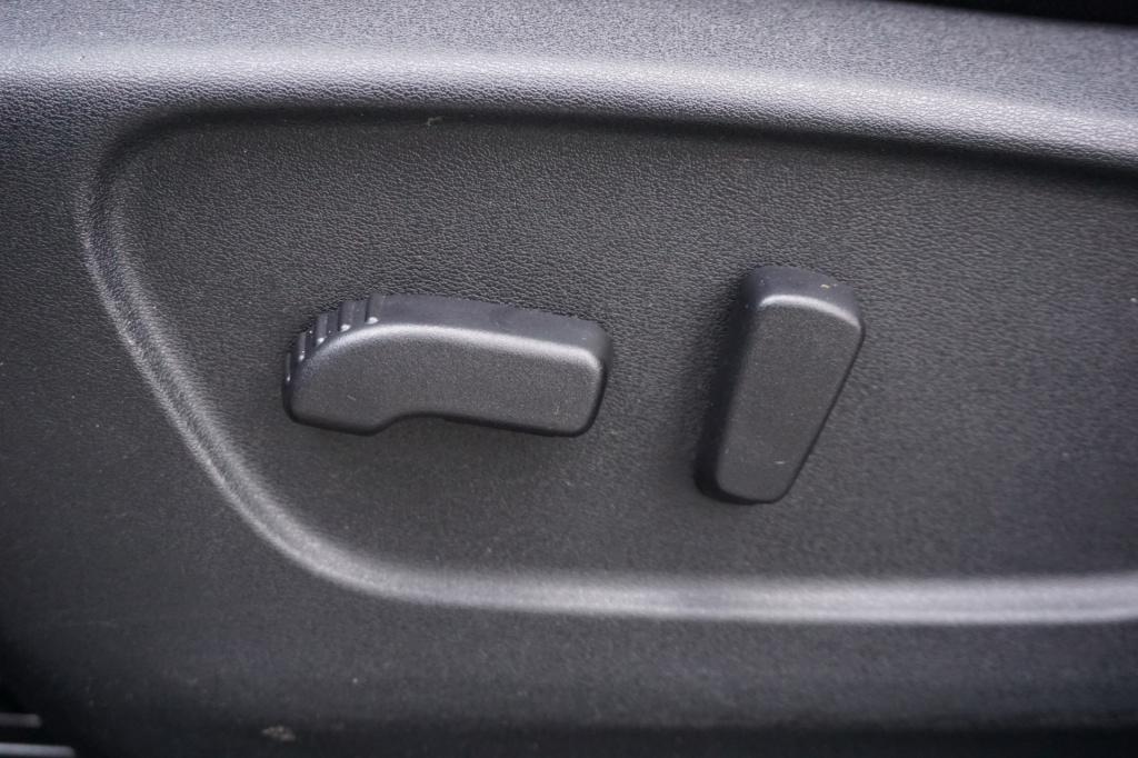 Nissan Qashqai 1.2 premier edition climate / navi / camera / dab / cruise /