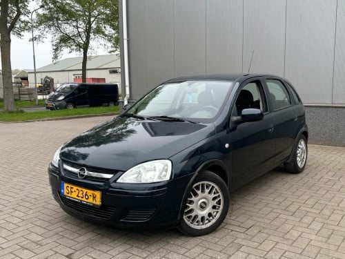 Opel Corsa 1.2-16V Rhythm airco/ Lm velgen