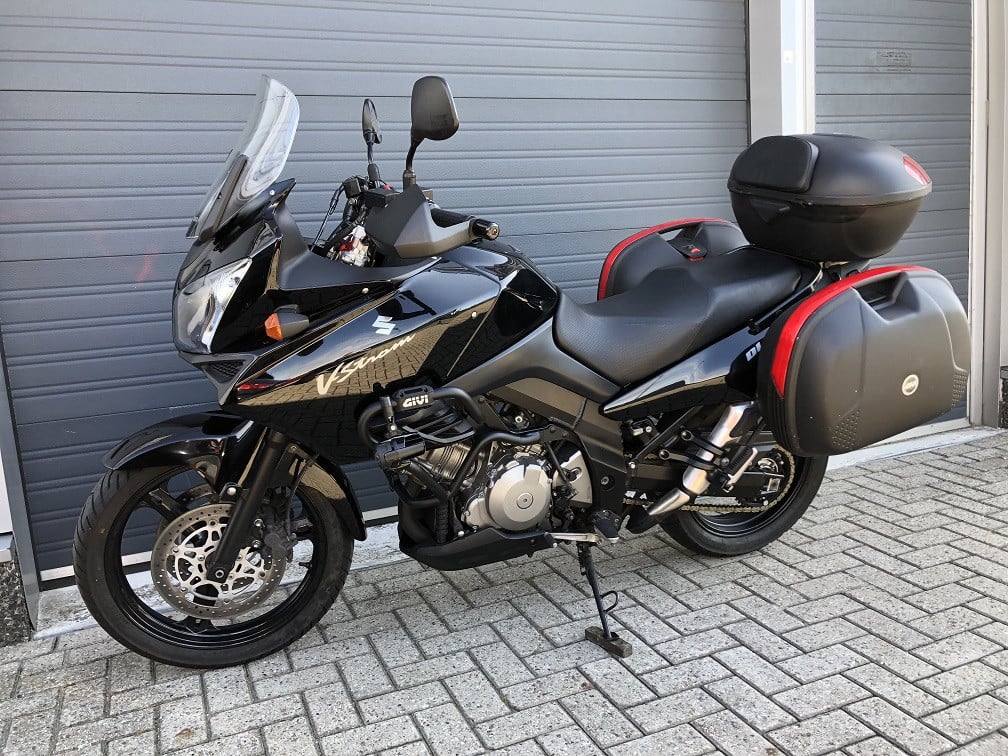 Suzuki DL1000 V-Strom, 11-2005, 31 dkm, 1e eig, kofferset etc etc €4450,-