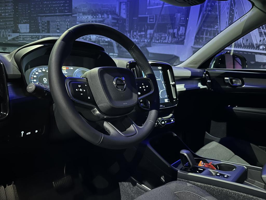 Volvo XC40 1.5 t4 recharge inscription expression *trekhaak*