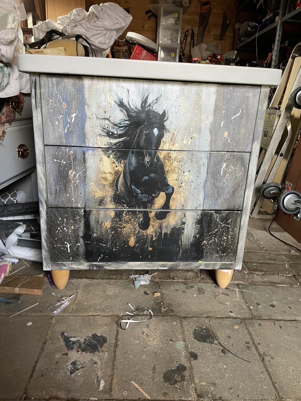 Uniek Kastje met paardenprint