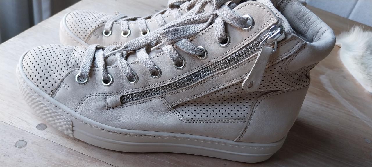 Mooie beige leren sneakers mt 38,5; Paul Green
