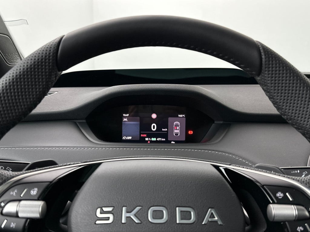 Skoda Enyaq Iv sportline elektromotor 210 kw / 286 pk suv elektri
