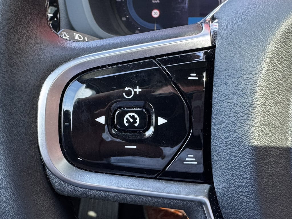 Volvo XC60 2.0 t6 plug-in hybrid awd plus black edition