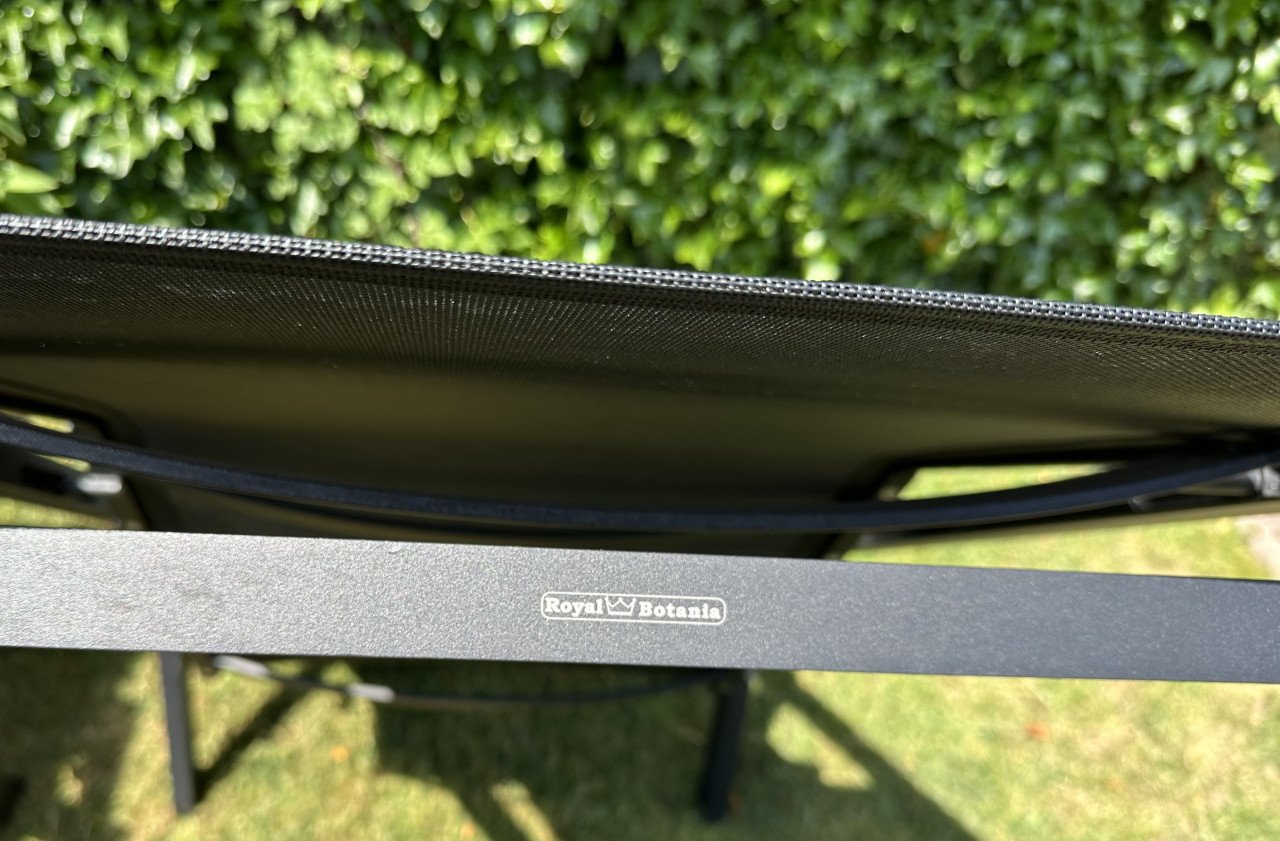 2 Luxe Sun Loungers- terras ligbedden- Royal Botania Alura