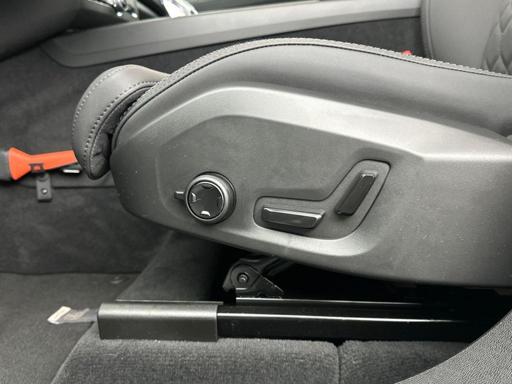 Volvo XC60 t6 398pk recharge ultra dark| full options!!!!!