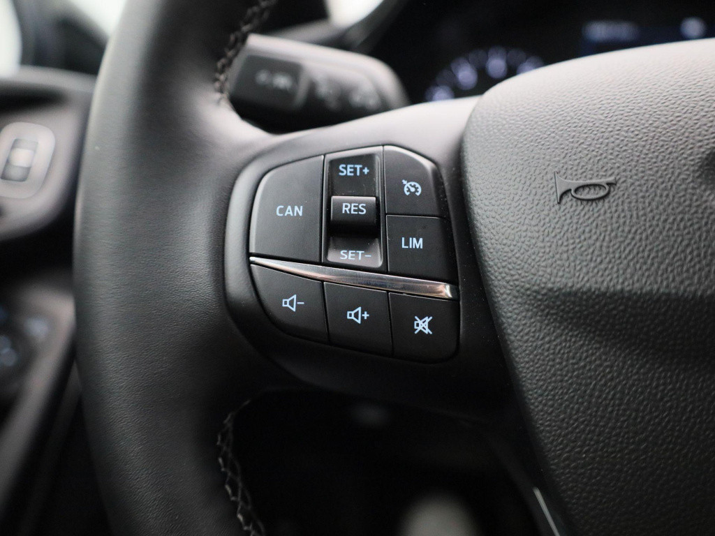 Ford Fiesta 1.0 ecoboost hybrid titanium