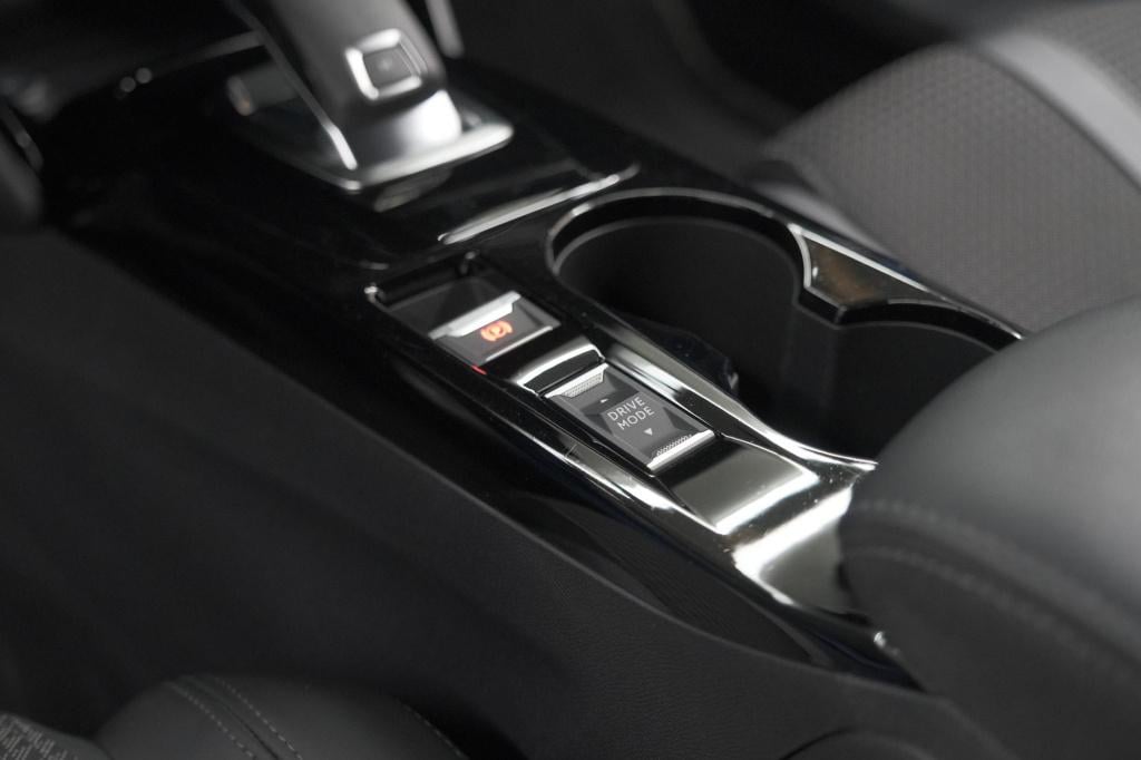 Peugeot 2008 puretech 130 eat8 gt-line | camera | dodehoekdetectie | adapti