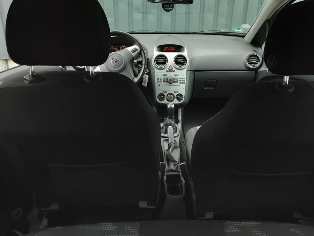 Opel Corsa 1.2-16v cosmo