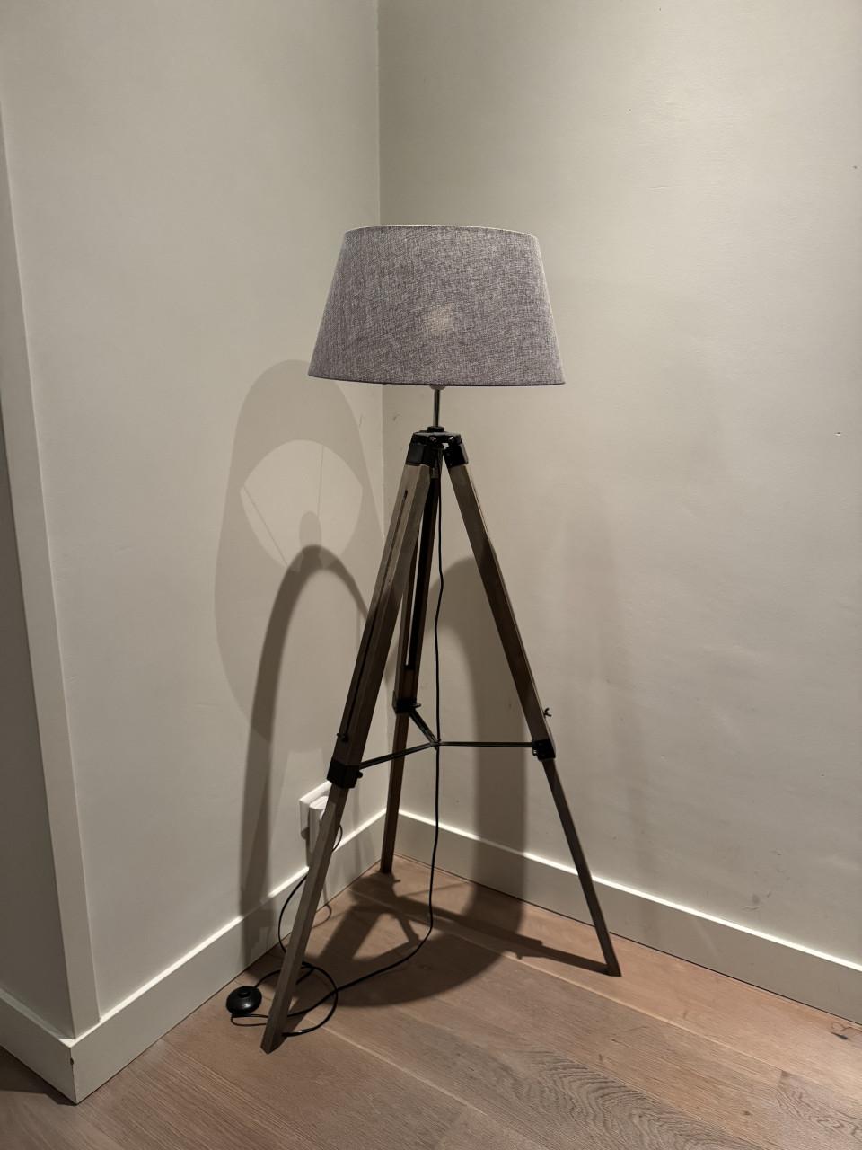 Vloerlamp 3 poot te koop