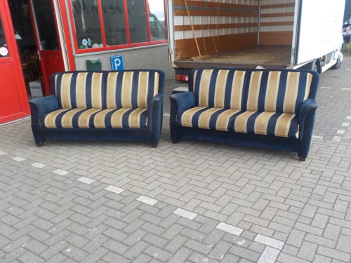 2 stoffen , mooie kwaliteits banken in goede staat breed 180 cm