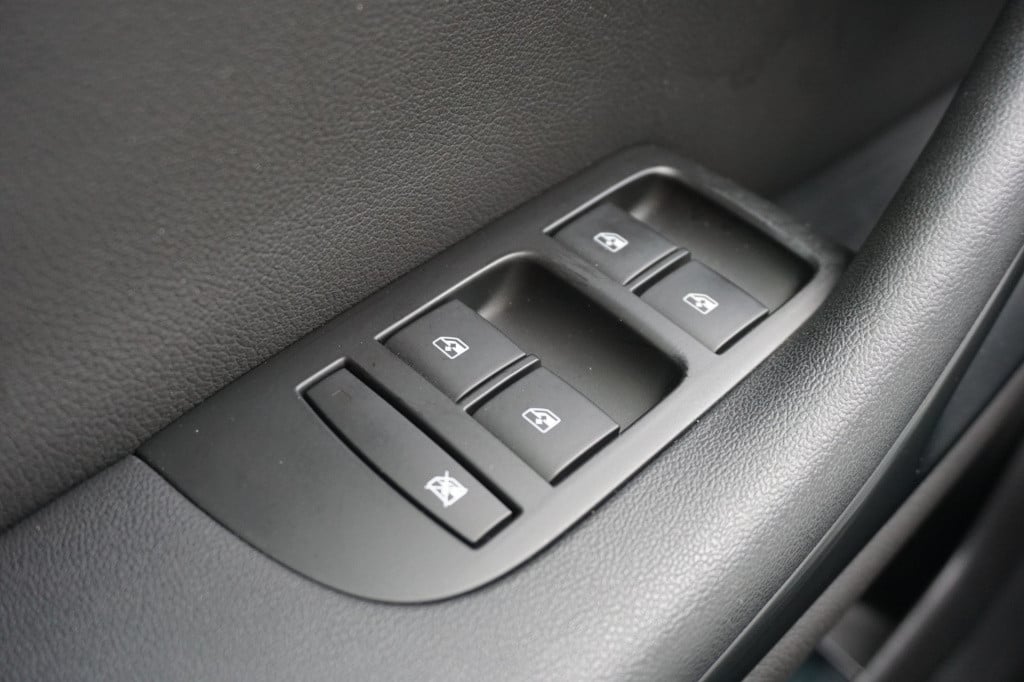 Opel Zafira 1.6 turbo business executive 7p. airco / navi / cruise / elektr