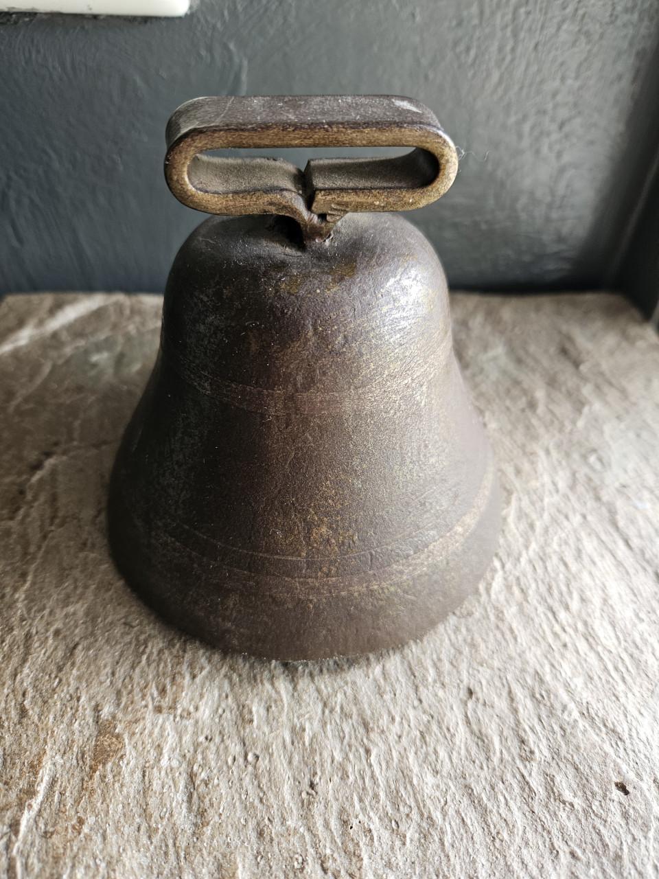 Prachtige antieke bronzen bel - Devouassoud Chamonix