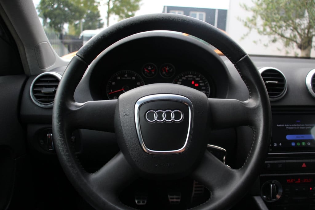 Audi A3 sportback 1.4 tfsi attraction - carplay wireless - navi - clima - 1