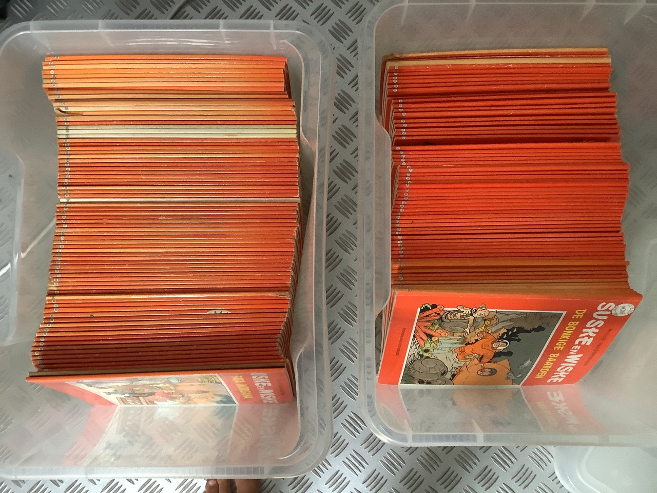 +/- 160 stripboeken waaronder 137 Suske en Wiske