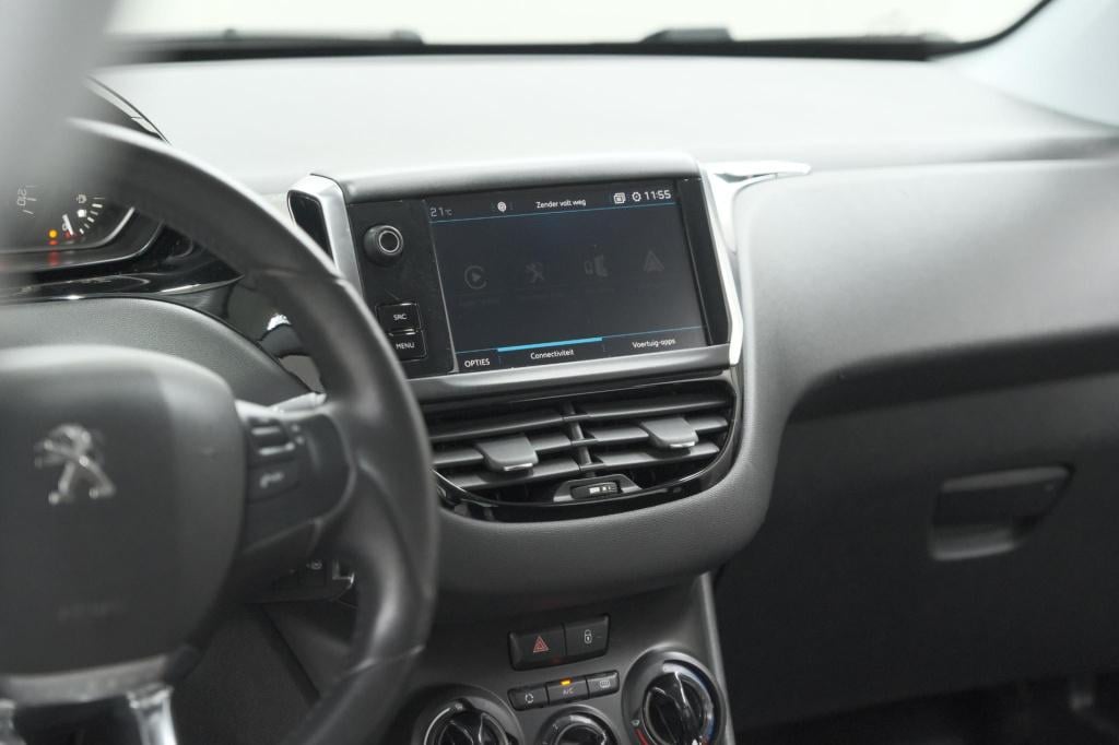 Peugeot 208 puretech 82 signature | apple carplay | parkeersensoren | navig