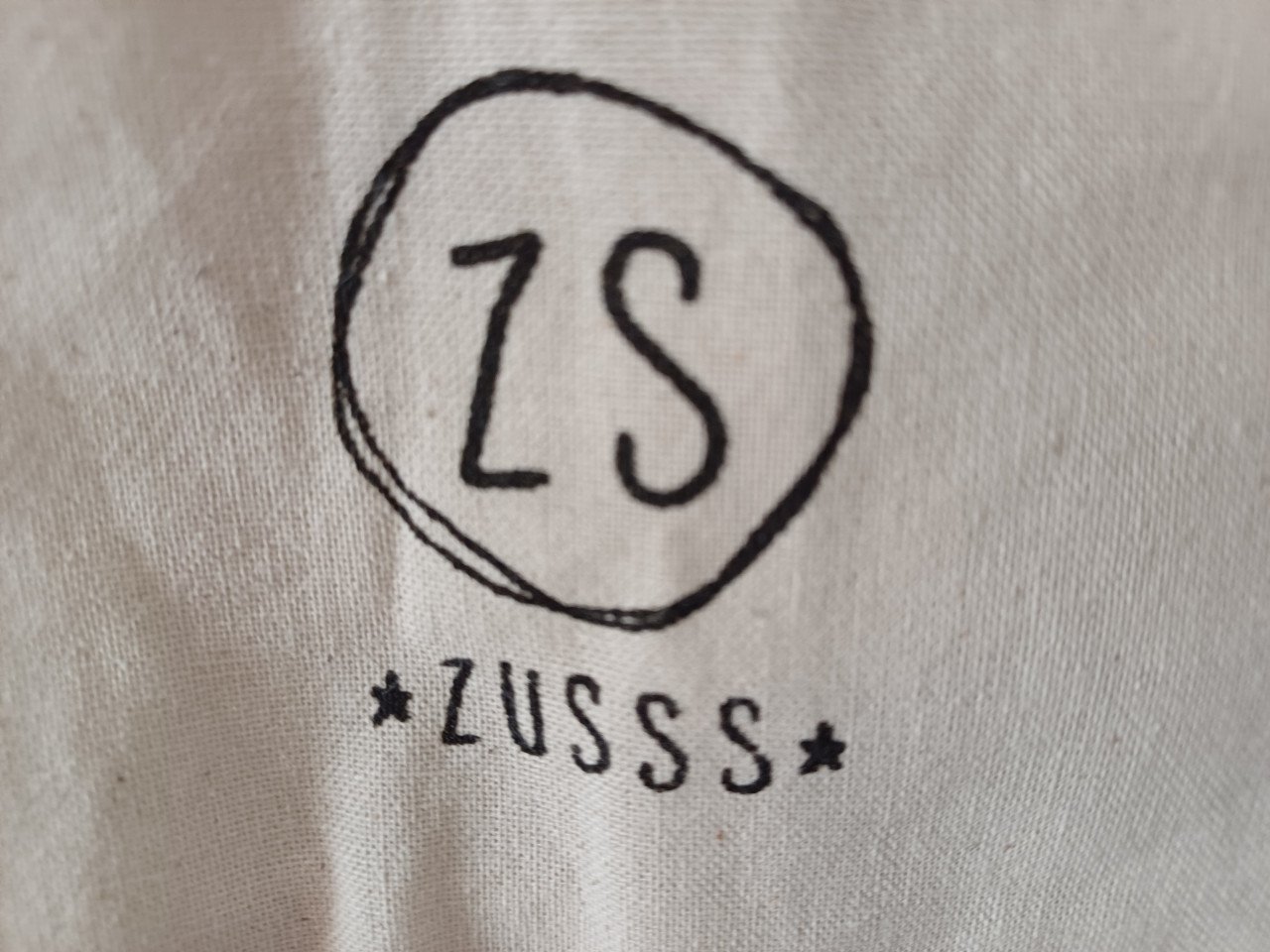 NIEUW: ZUSSS Katoenen Tasje 'Heej leuk mens'