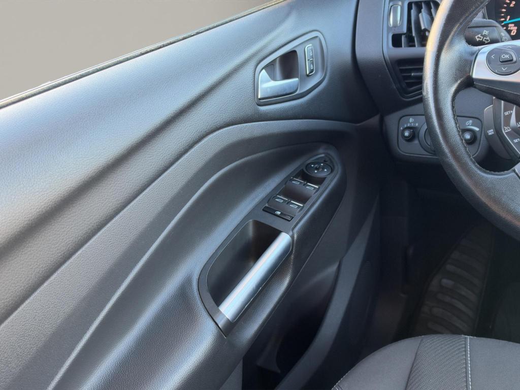 Ford Kuga 1.5 titanium plus clima stoelverwarming trekhaak