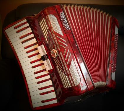 Accordeon Ballone Burini Waaier klavier