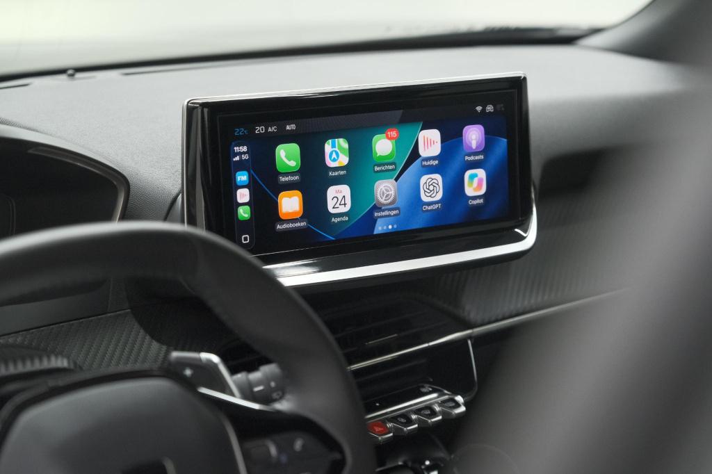 Peugeot 2008 1.2 hybrid 145 allure | apple carplay | climate control | park