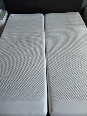 2x nette Tempur Cloud matrassen 220x90cm