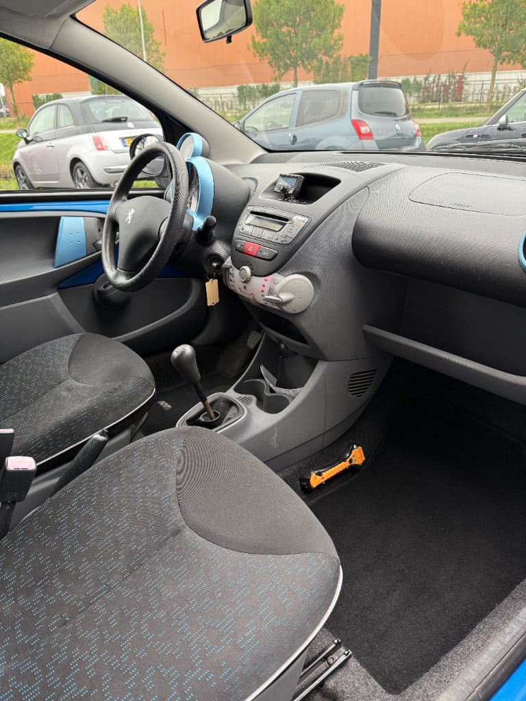 Peugeot 107 1.0 - urban move - airco - 5drs
