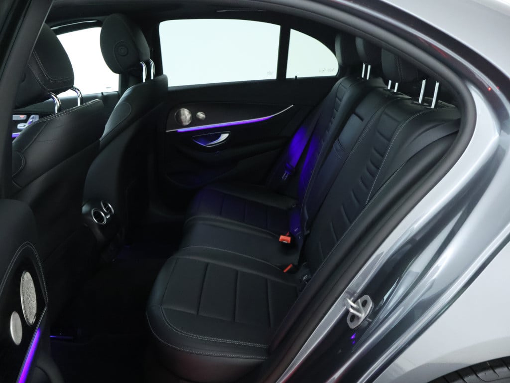 Mercedes-Benz E-Klasse 200 amg line | panoramadak | trekhaak | sfeerverlich