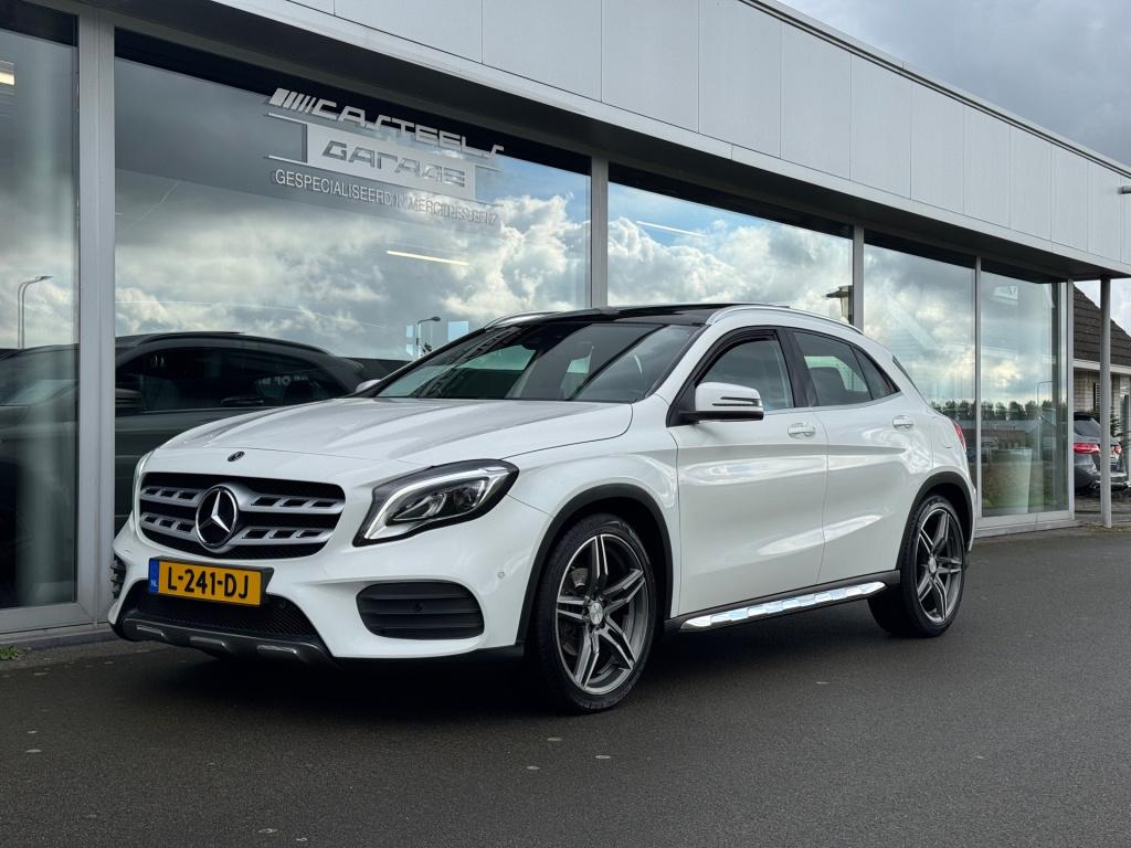 Mercedes-Benz Gla-klasse 200 amg line automaat , panoramaschuifdak , trekha
