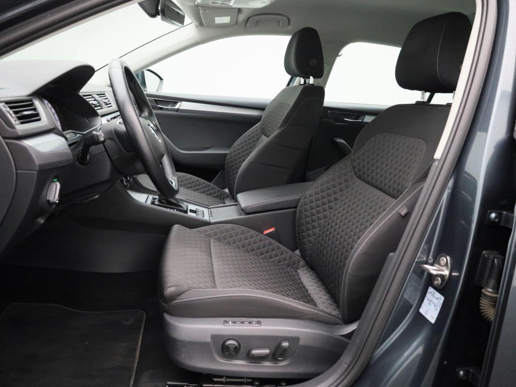 Skoda Superb combi 1.4 tsi iv business edition | automaat | navigatie | cam