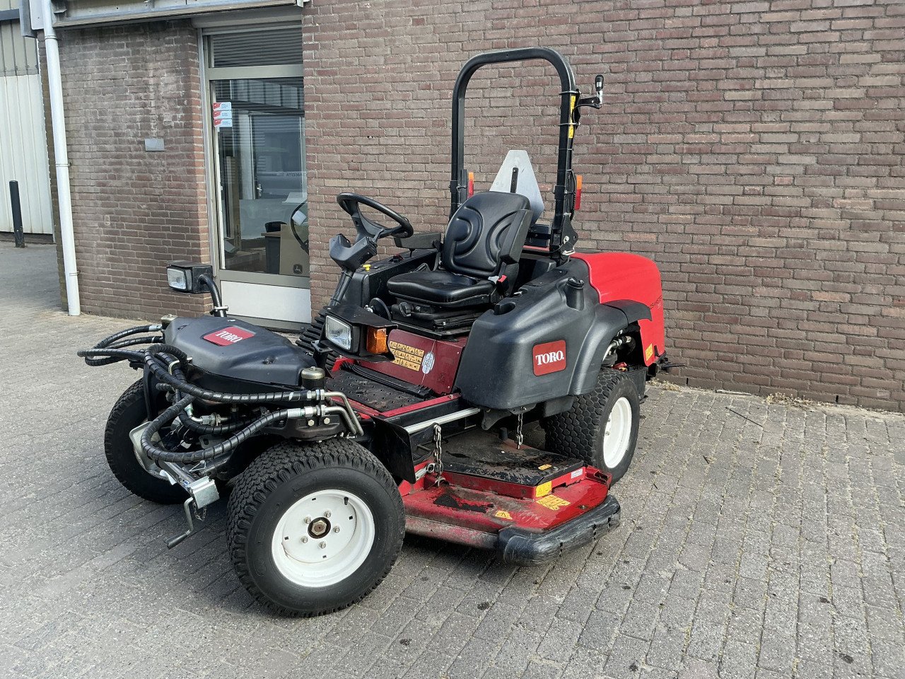 Toro 360 diesel 4WD en 4wiel besturing grote professionele zitmaaier diesel