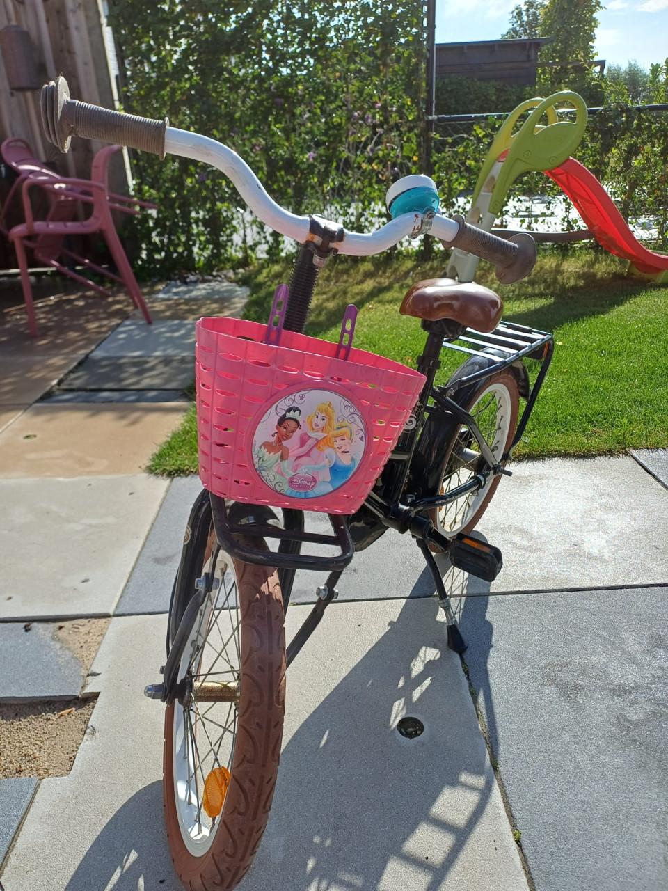 Fiets 16 inch Loekie