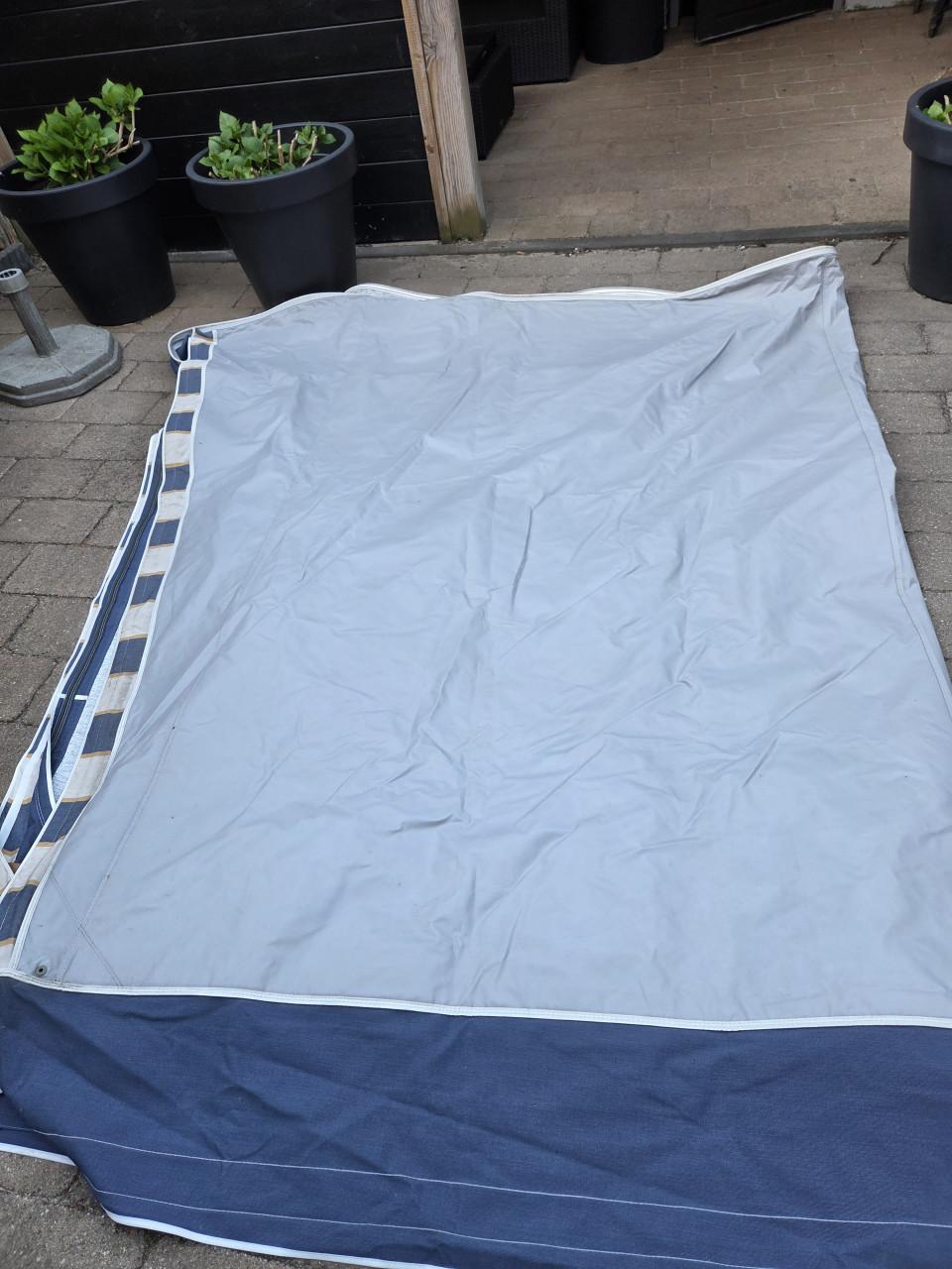 Isabella ambassador crown voortent