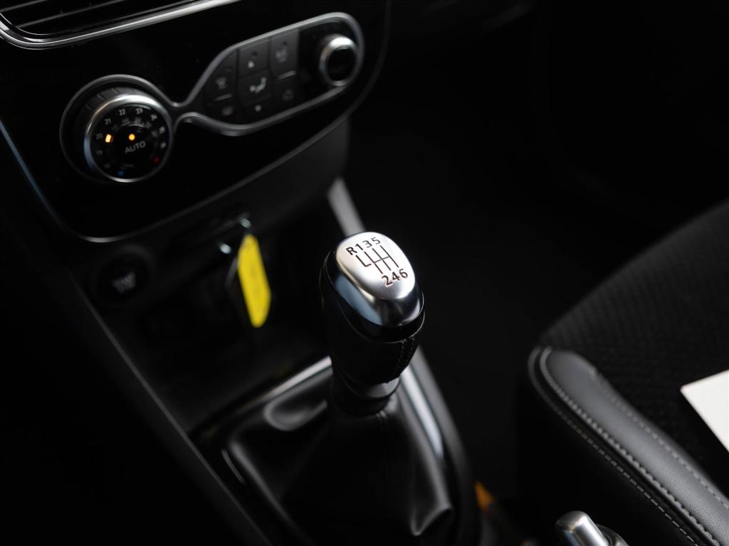 Renault Clio estate 1.2 tce 120pk intens | camera | stoelverwarming | navig