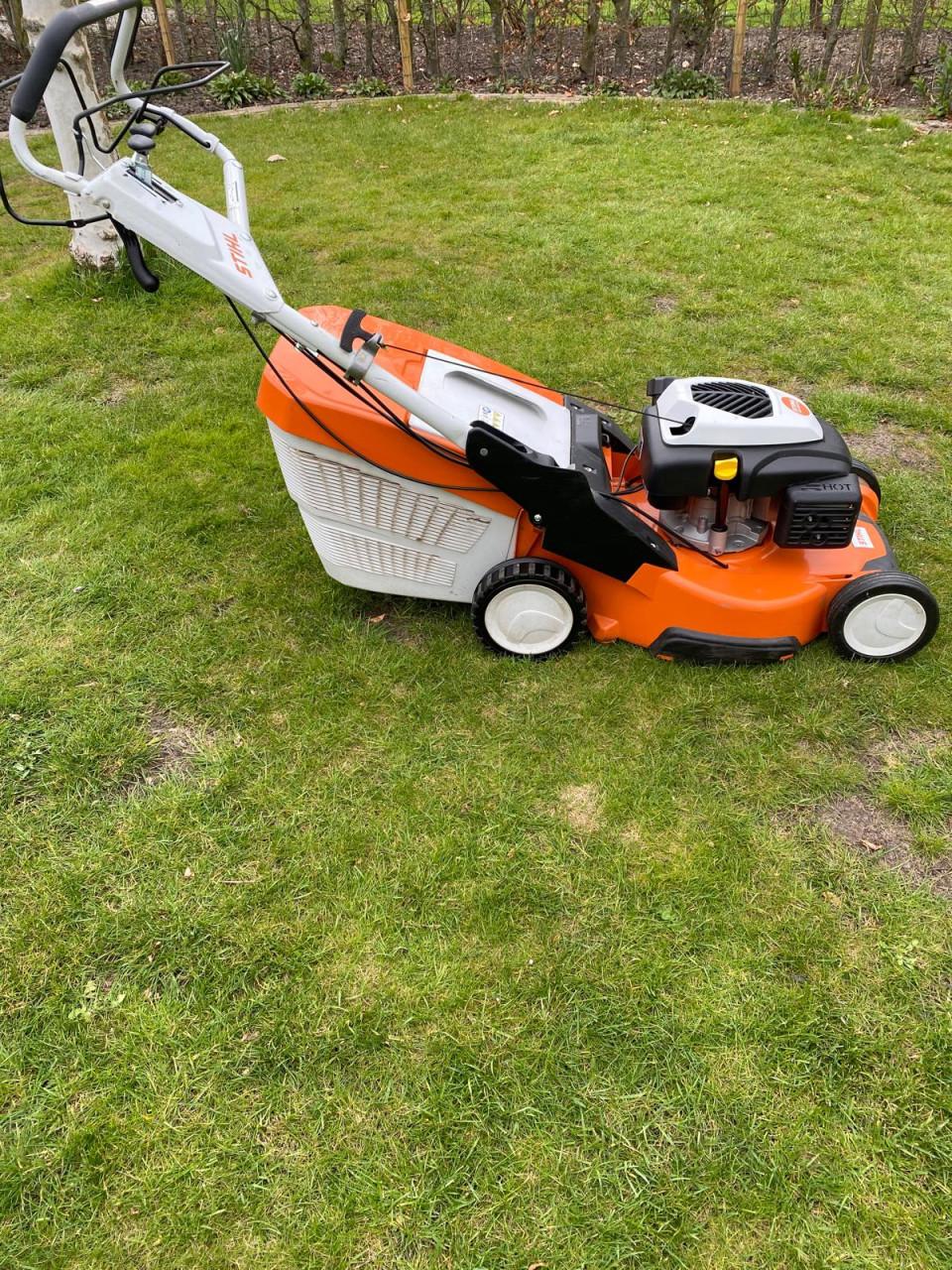 Te koop Stihl RM 655 vs  benzine grasmaaier