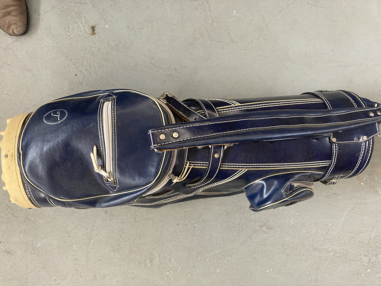 Golfset, golftas Titleist, clubs, golfballen en tees